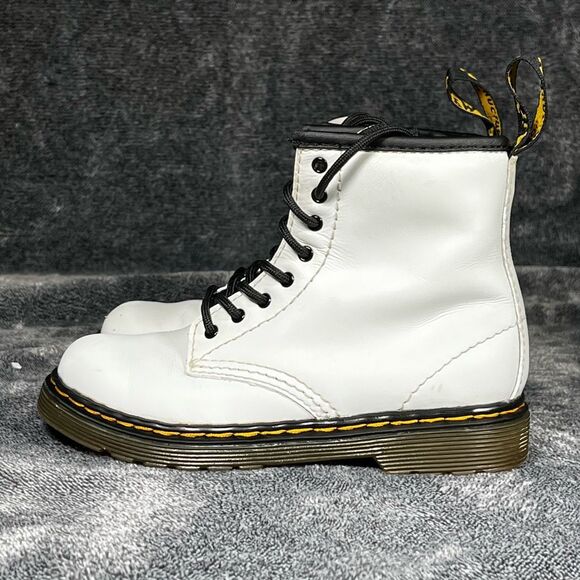 Dr. Martens Kids size 10 - Picture 1 of 8